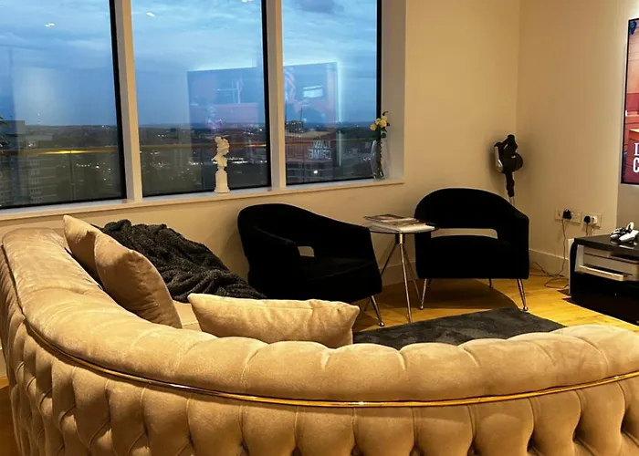 Luxury Sea View Two Bed Penthouse In Battersea